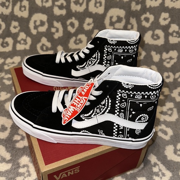 New Sk8-Hi Vans in Peace ☮️ Paisley - Picture 8 of 17